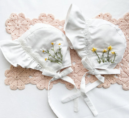 HAND EMBROIDERED DAISY / DAFFODIL BONNET