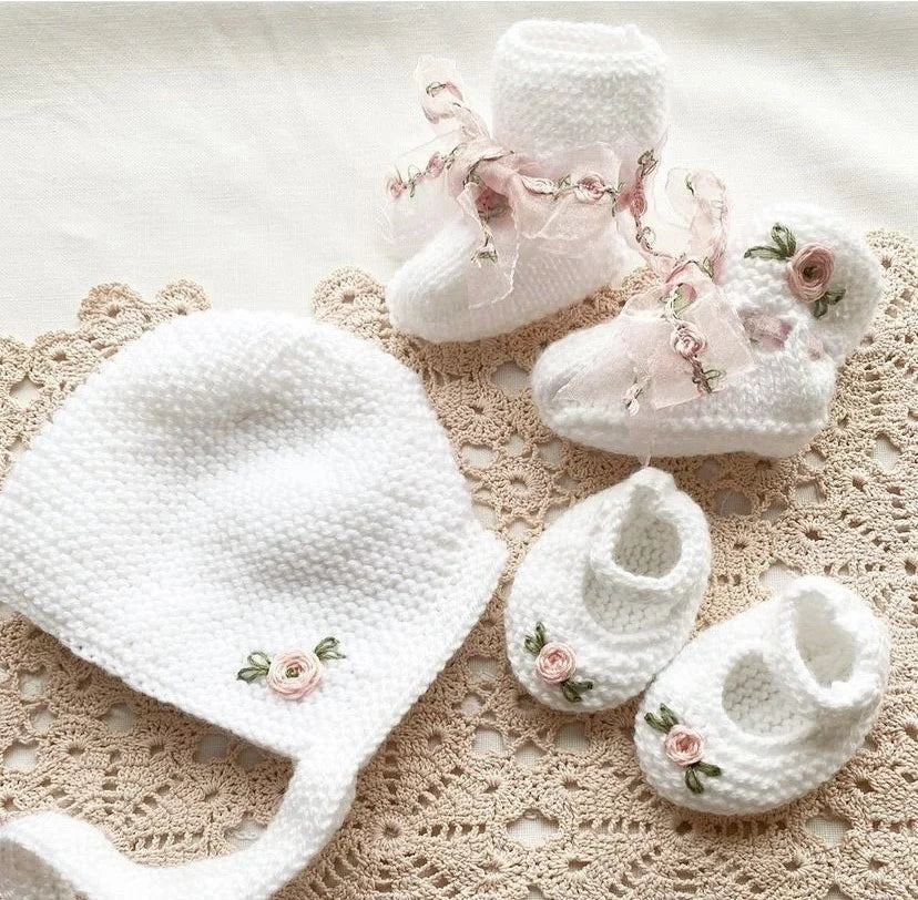 BONNET, BOOTIES & SHOES KNIT SET